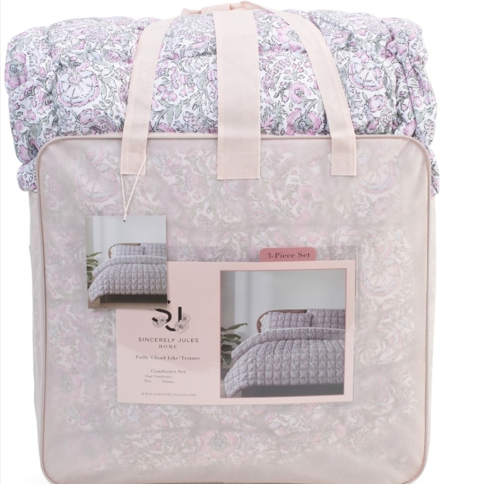 NWOT - Sincerely Jules Pink And Green Floral King Comforter Set